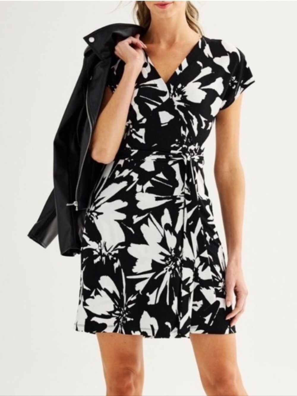 Large Nine West Wrap Dress Black White Floral Print Short Sleeve Belted Tie